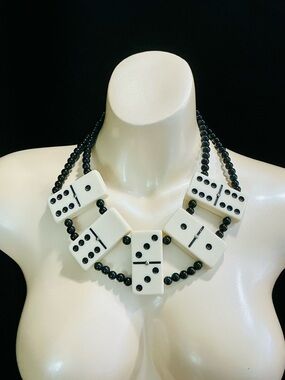 RARE VTG LARGE BLK & WH RETRO DOMINO BEADED  STATEMENT BIB COLLAR NECKLACE EUC
